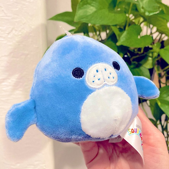 Maeve Sea Cow Squishmallow Clip - Picture 2 of 4